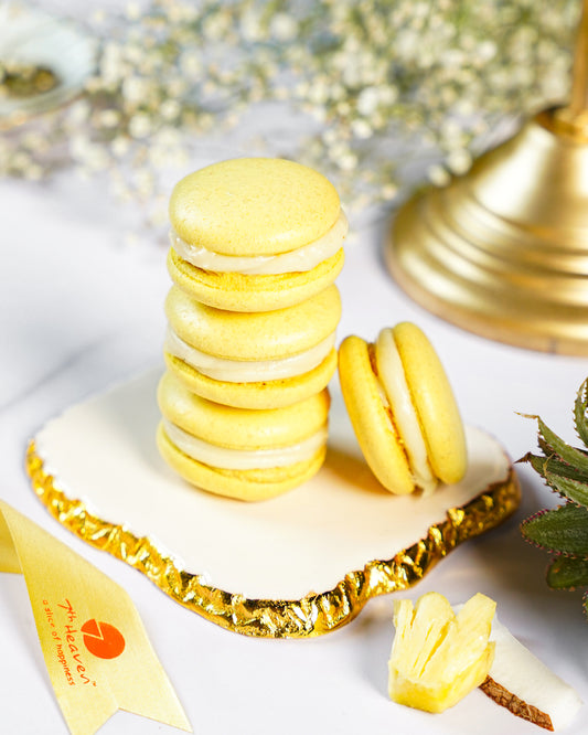 Pinacolada Macaron